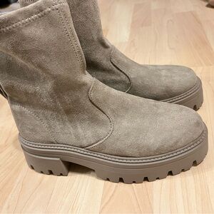 American Eagle Tan Faux Suede Boots